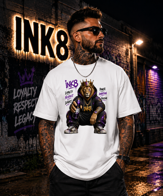 King of the Streets – INK8 Lion Graffiti Oversized Unisex Bio-T-Shirt mit breitem Kragen